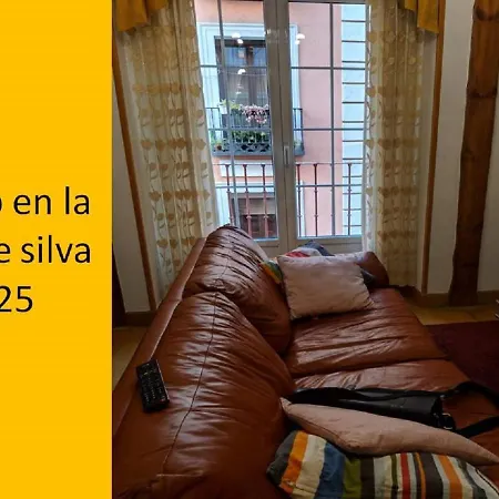 Y Estudio En La Calle Silva