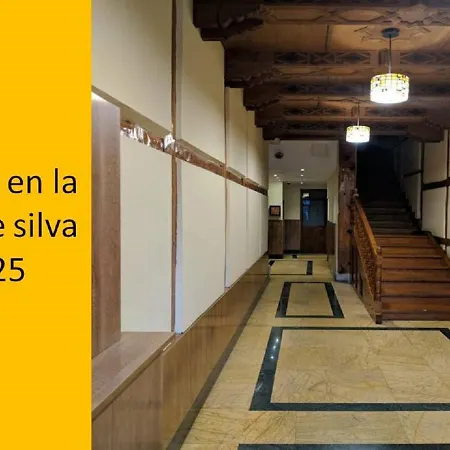 Y Estudio En La Calle Silva
