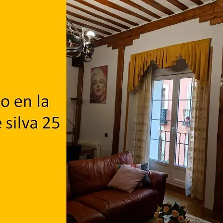 Y Estudio En La Calle Silva Madrid