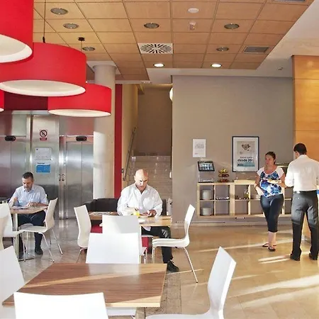 Travelodge Metropolitano Hotel