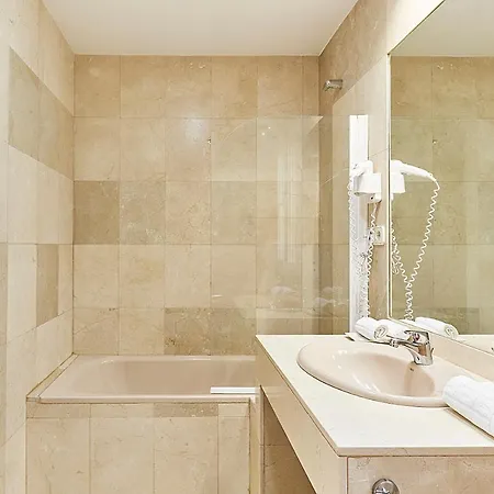 Leeways Xxix In Gran Via Apartment Madrid