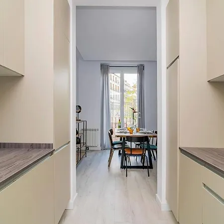 With Balconies In La Latina By Batuecas Apartamento Madri