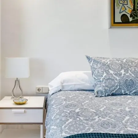 Apartment Urbantec Realty - Plaza De Colon *