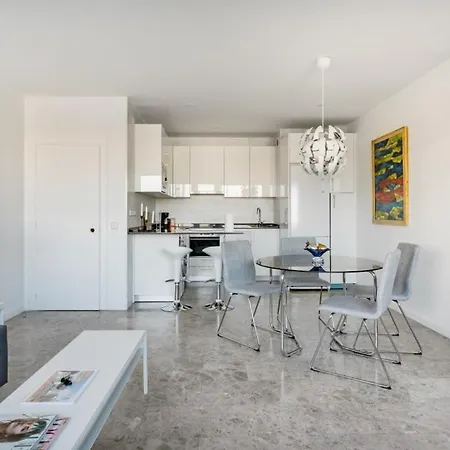 Apartment Urbantec Realty - Plaza De Colon *