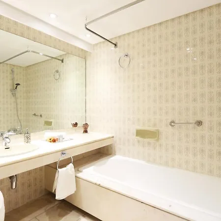 Apartment Urbantec Realty - Plaza De Colon *