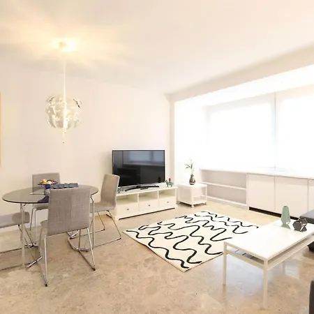 Apartment Urbantec Realty - Plaza De Colon *