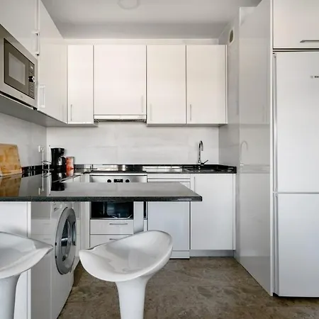 Apartment Urbantec Realty - Plaza De Colon *