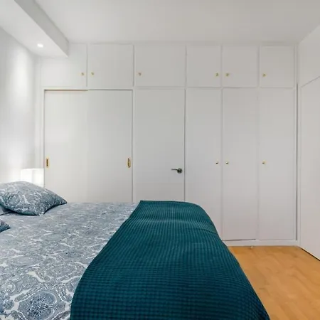 Urbantec Realty - Plaza De Colon * Madrid