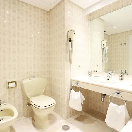 Urbantec Realty - Plaza De Colon