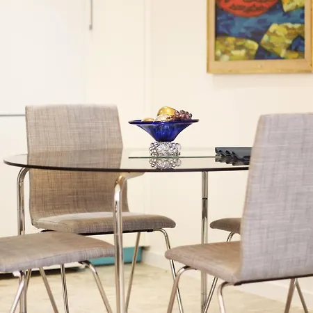 Urbantec Realty - Plaza De Colon Apartment *