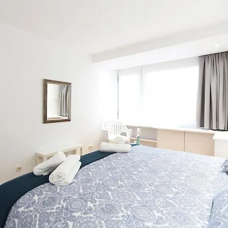 Apartment Urbantec Realty - Plaza De Colon