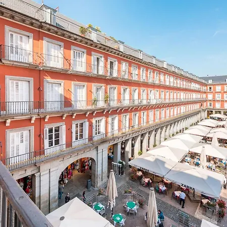 Genteel Plaza Mayor Madrid