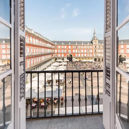 Genteel Plaza Mayor Apartment