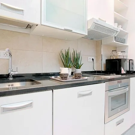 Genteel Plaza Mayor Apartment *