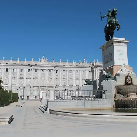 Urbantec Realty - Palacio Real - Opera *