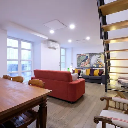 Marogo La Latina Apartmán *