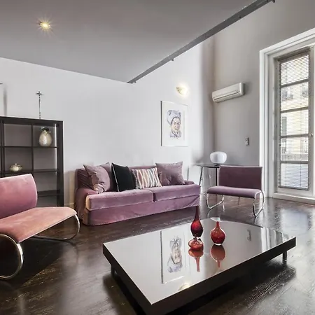 Marogo La Latina Apartmán *