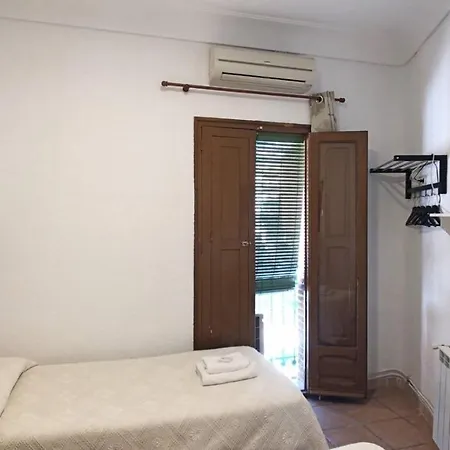 Apartamento Carabanchel Apartment *