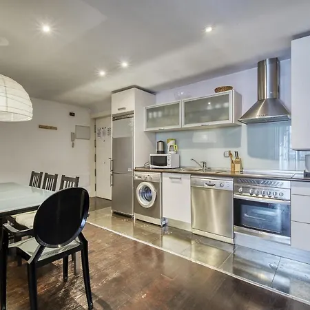 Marogo La Latina Apartmán *