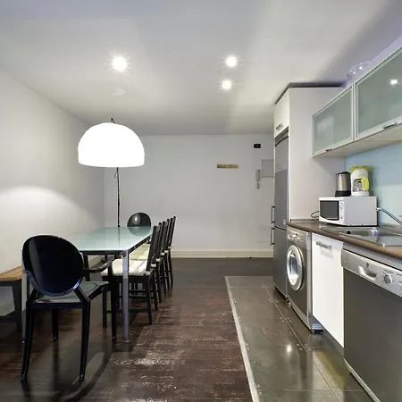 Marogo La Latina Apartmán *