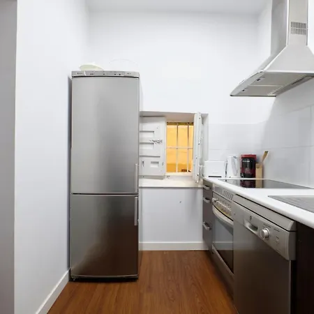 Marogo La Latina Apartmán *