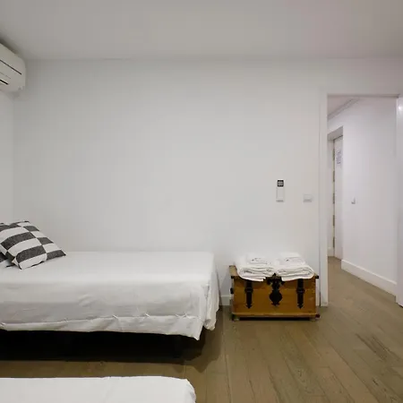 Marogo La Latina Apartmán *