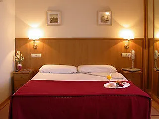Ah Liceo - Arturo Soria Centro Hotel
