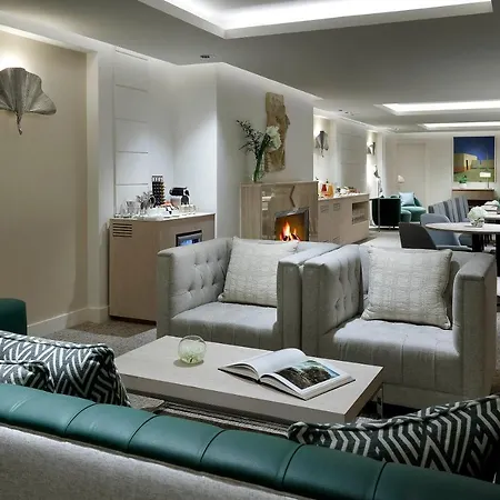 Hyatt Regency Hesperia Hotel