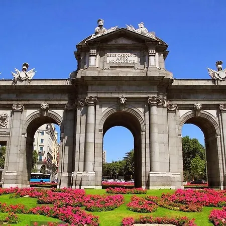 Apartment Atico Con Vistas A La Puerta De Alcala