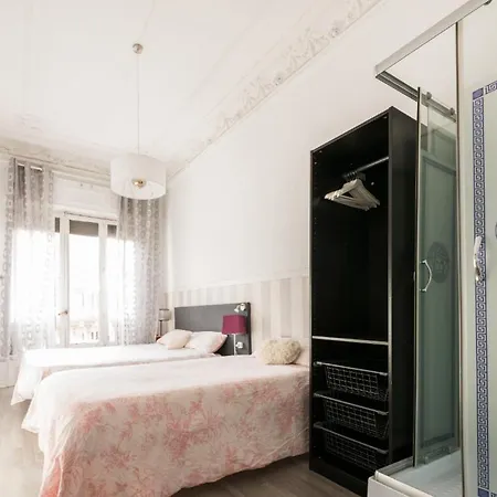 M&f 7 Rooms/7 Bathrooms Over Gran Via Apartamento Madrid