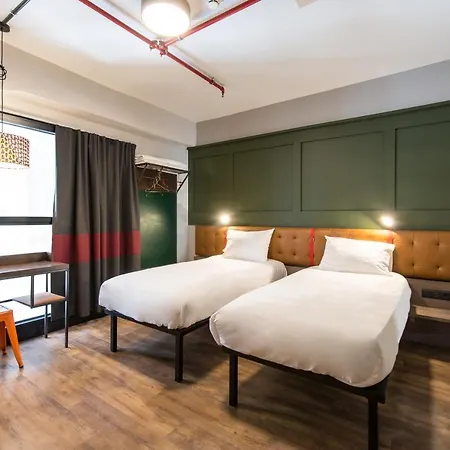 Generator Hostel *