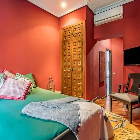 Bed & Breakfast Luxury Bernabeu *
