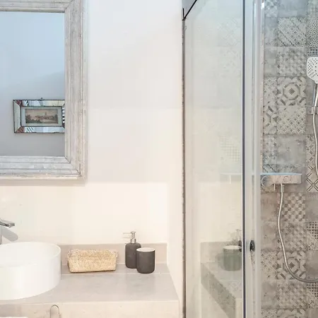 Cosy In The Heart Of Barrio De Letras Madrid
