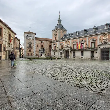 Beautiful Big Condominium In The Historical Center Madrid