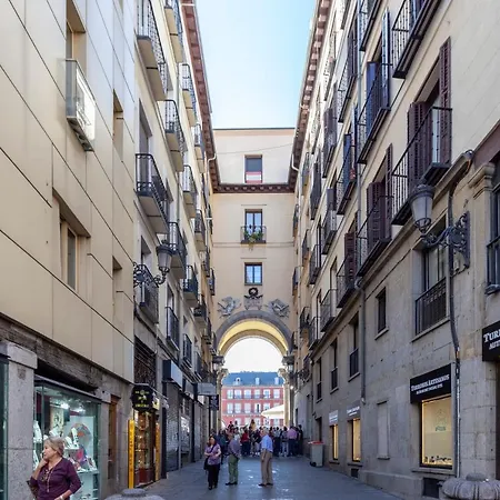 Luxury Belmont Puerta Del Sol Apartment *
