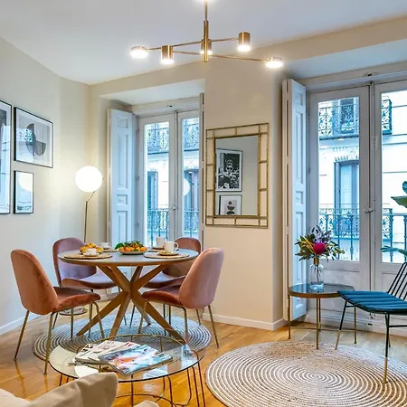Luxury Belmont Puerta Del Sol Apartment *