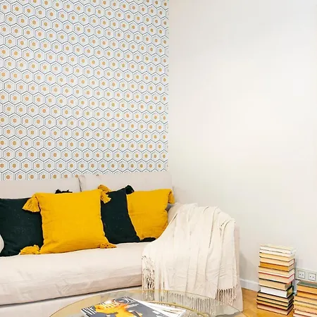 Luxury Belmont Puerta Del Sol Apartment