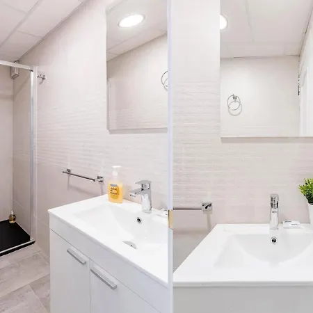 Estupendo En El Centro De Apartamento