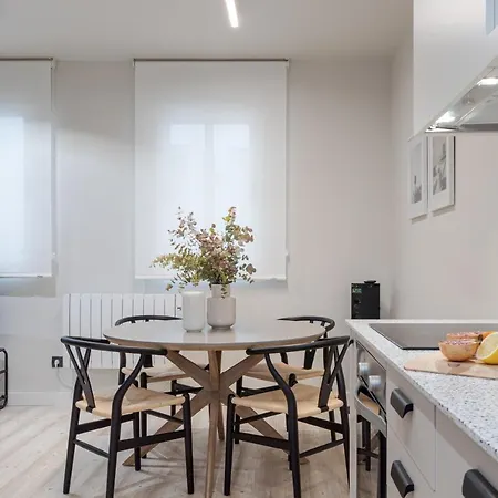 Apartamento Charming Retiro Chic Madrid