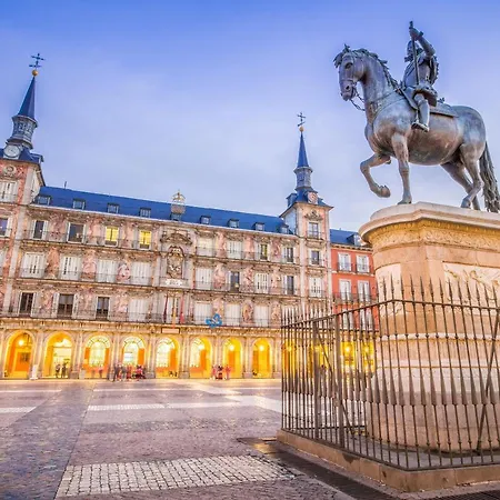 Hostel Petit La Latina (adults Only)