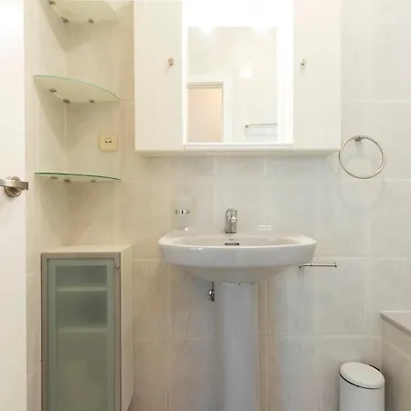 Alonso Heredia Apartment *