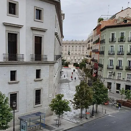 Escala Opera Guest house
