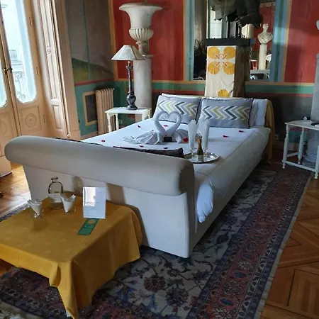 Escala Opera Guest house 3*