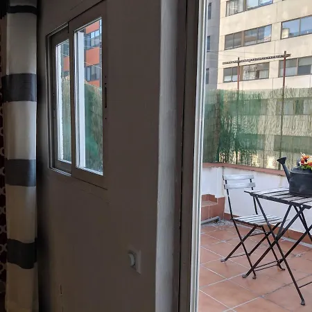 Y Estudio En La Calle Silva