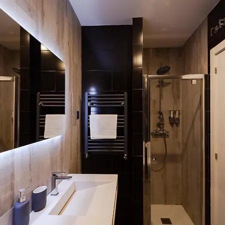 Gran Via V Calle Fuencarral 5br 5bh Apartment