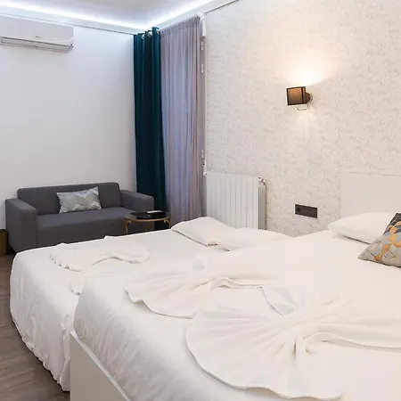 Gran Via V Calle Fuencarral 5br 5bh Madrid