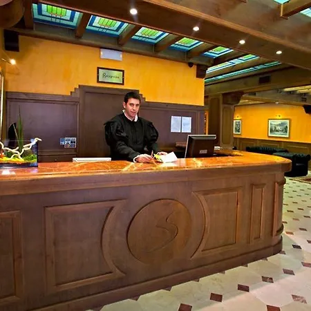 Hotel Agora Juan De Austria 4*