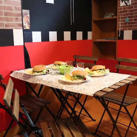 Hostal Urban *