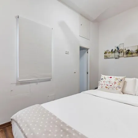 Contemporary Flat With 1-bedroom In Apartment *