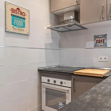 Contemporary Flat With 1-bedroom In Apartment